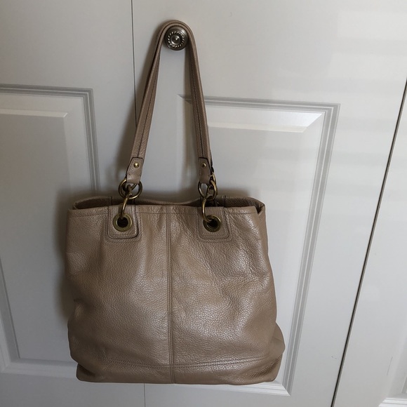 Coach purse - Picture 4 of 6